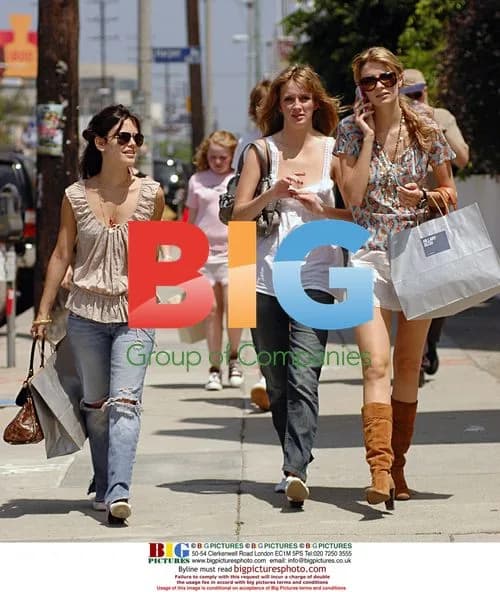 Mischa Barton and Rachel Bilson Shopping