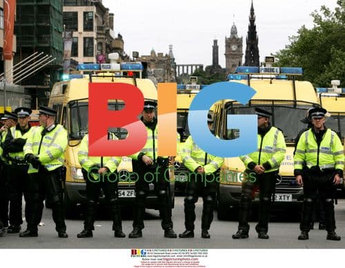Protestors and Police Clash in Edinburgh
