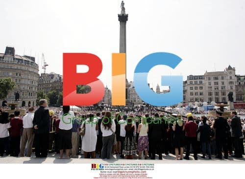 Londoners Observe Silence for Bombing Victims