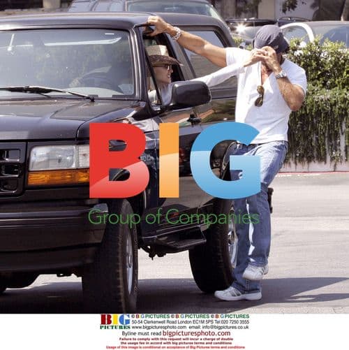 NICOLETTE SHERIDAN Shopping in Malibu