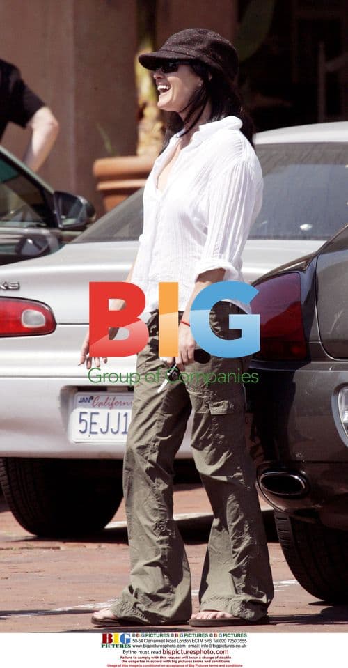 Shannen Doherty goes incognito in Malibu