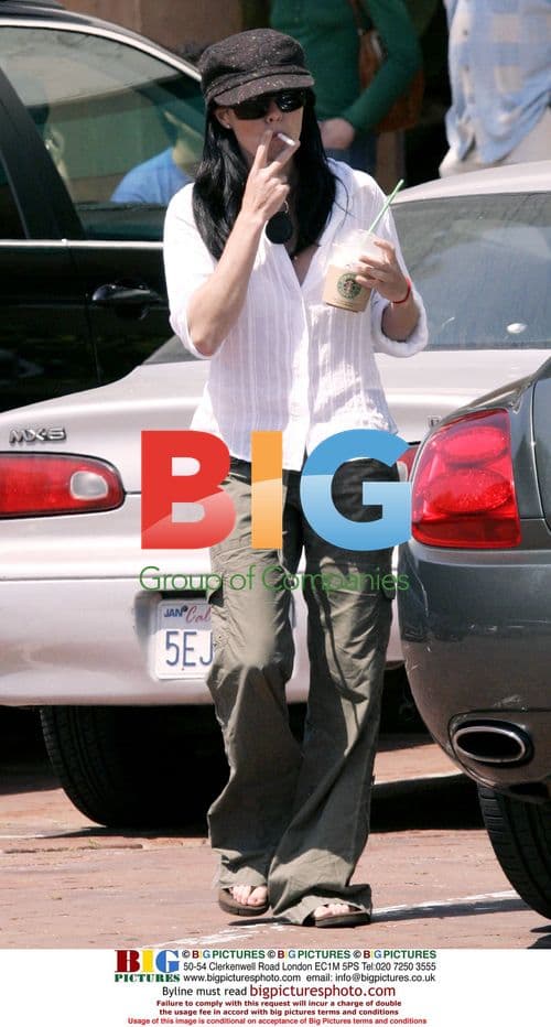 Shannen Doherty Goes Incognito in Malibu