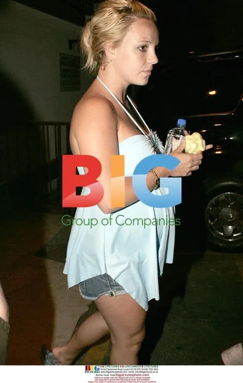 Pregnant Britney Spears Leaves Recording Studio