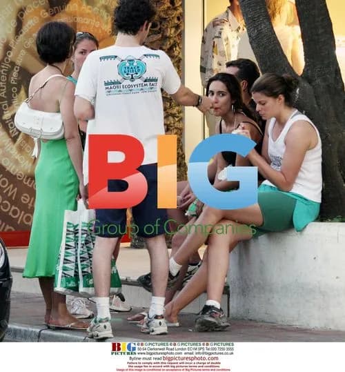 Heiress Athina Onassis enjoys icecream with friends in Spain