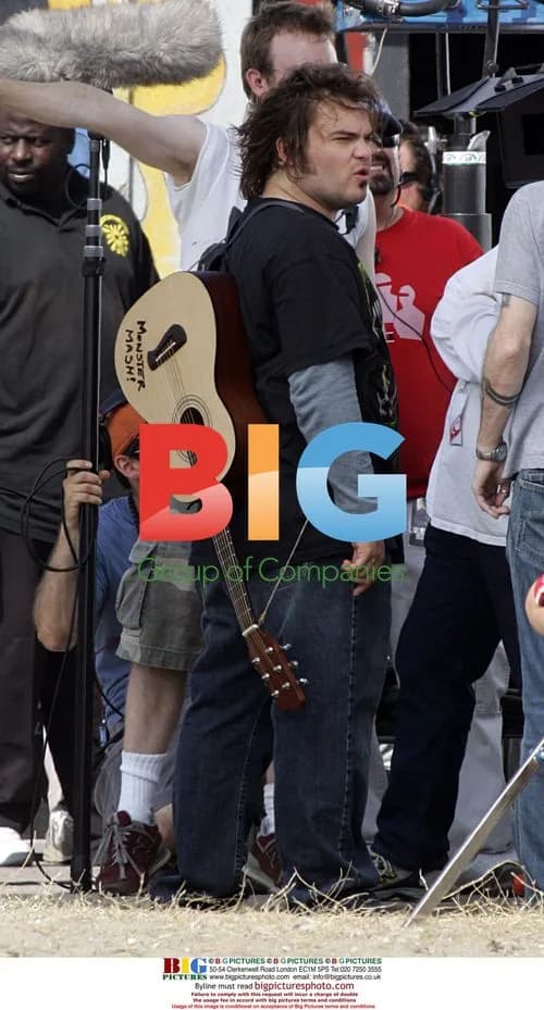 Jack Black on set of 'Tenacious D: The Pick of Destiny'