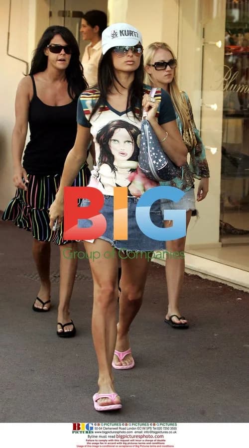 Paris Hilton tries new brunette hair