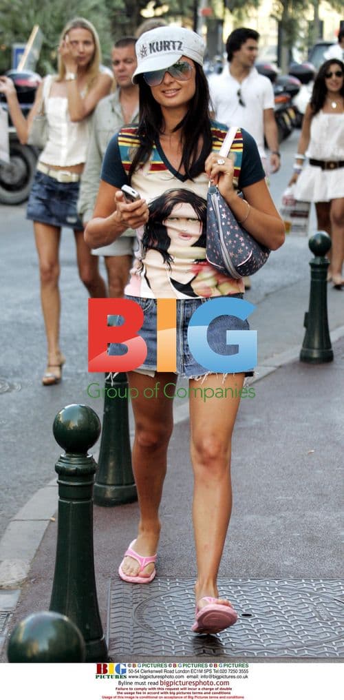 Paris Hilton Shopping in Saint Tropez