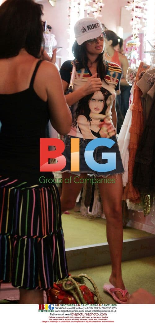 Paris Hilton shops in Saint Tropez