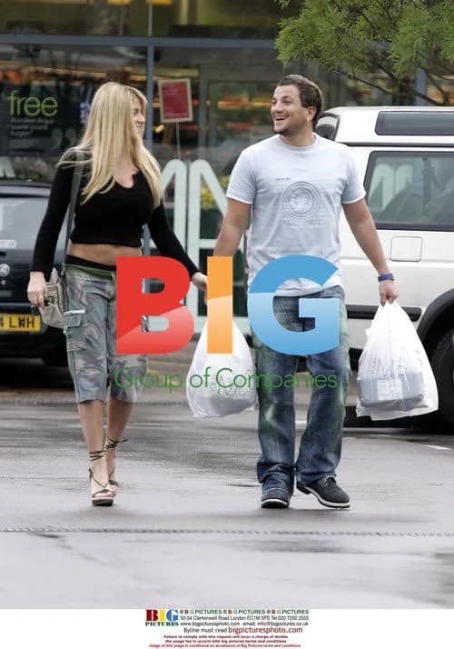 Katie Price and Peter Andre Shop with Baby