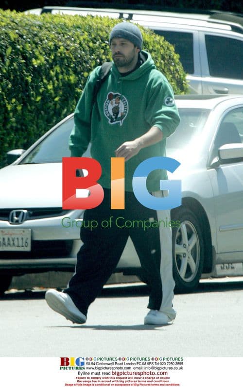 Ben Affleck Visits Jewelry Store