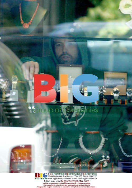 Ben Affleck visits jewelry store in Beverly Hills