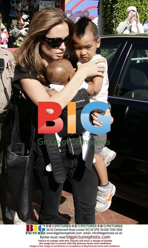 Angelina Jolie Shopping With Kids
