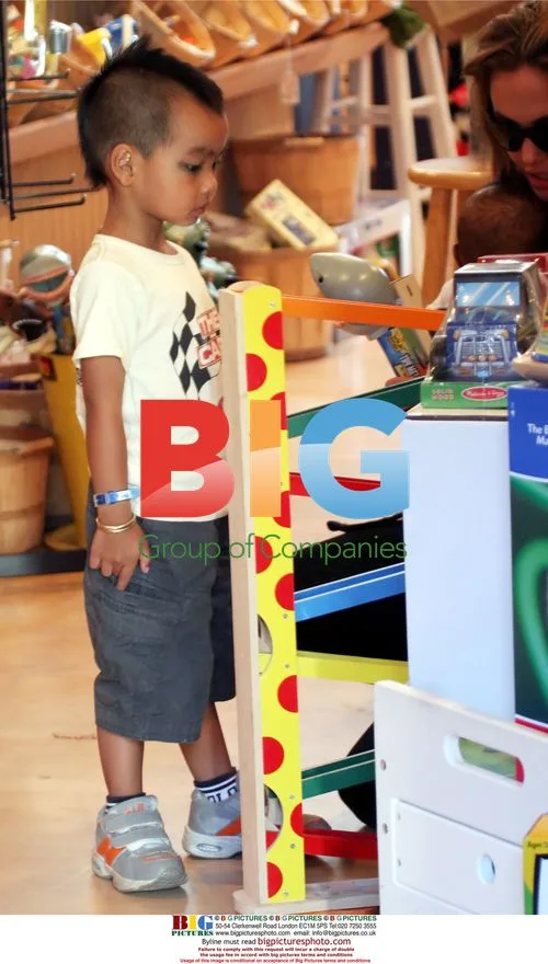 Angelina Jolie with kids at Malibu toy shop