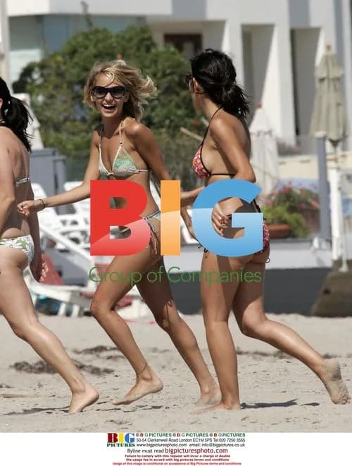 Nicole Richie in Malibu
