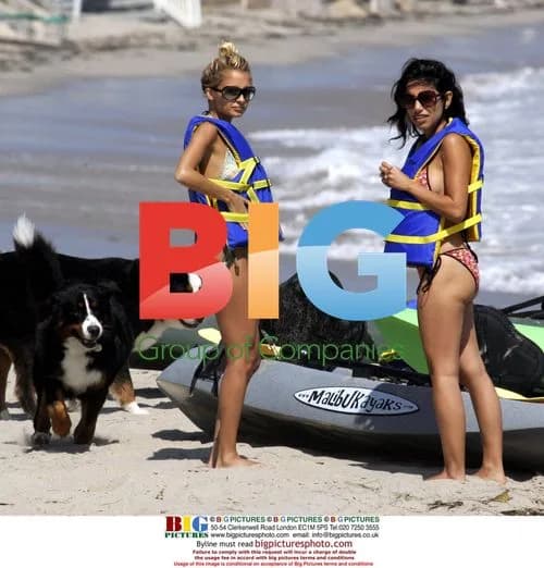 Nicole Richie Kayaking in Malibu