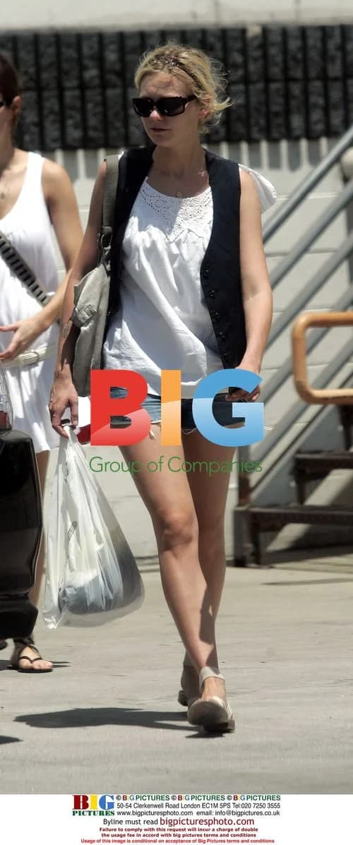 Kirsten Dunst Shops for Lingerie