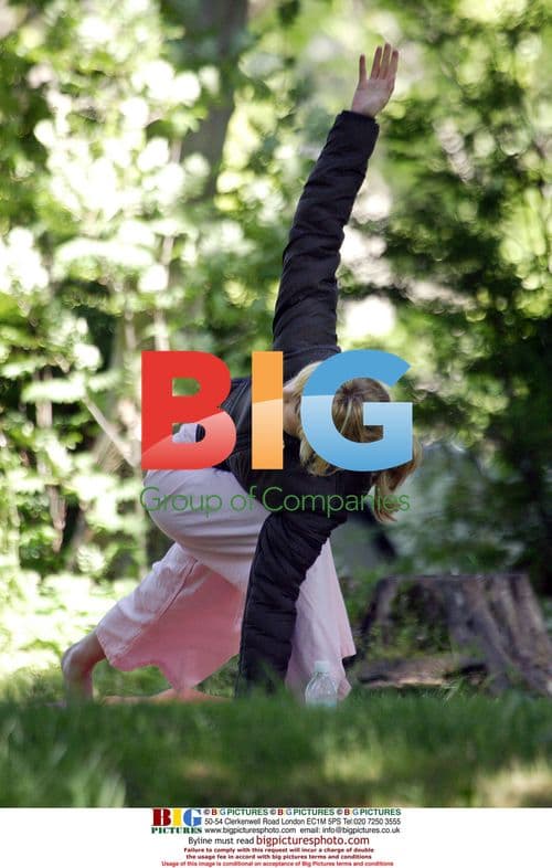 Heather Graham does Yoga on 'Gray Matters' set