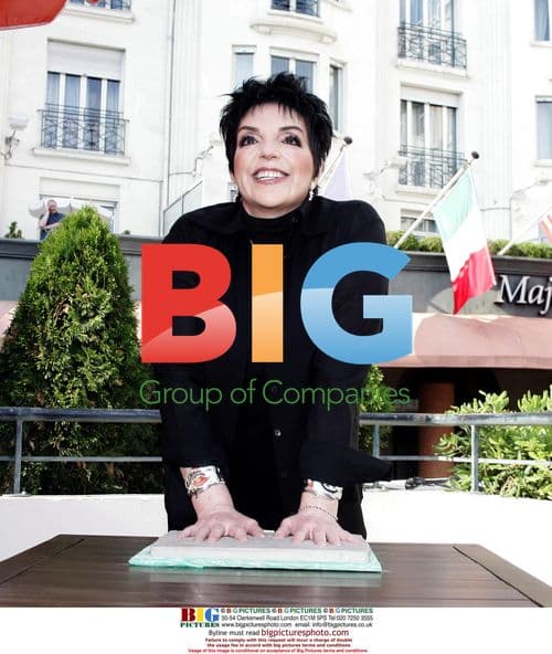 Lisa Minnelli performs concert in Cannes