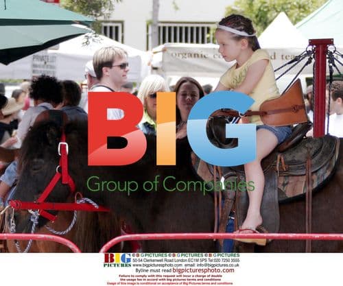 Kate Beckinsale with family at Farmers Market