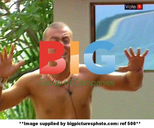 Celebs Settle Into New 'Love Island'