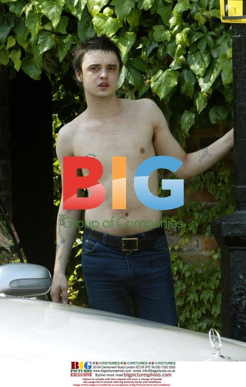 Kate Moss, Pete Doherty and Sadie Frost Depart London