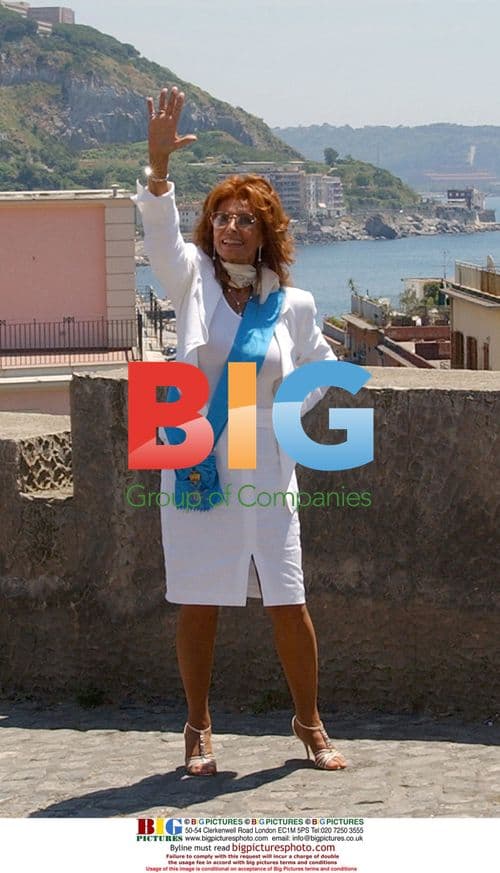 Actress Sofia Loren receives 2005 Civitas Award