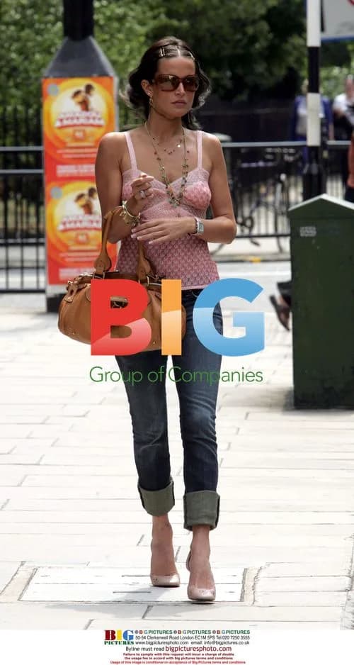 Supermodel Sophie Anderton goes shopping