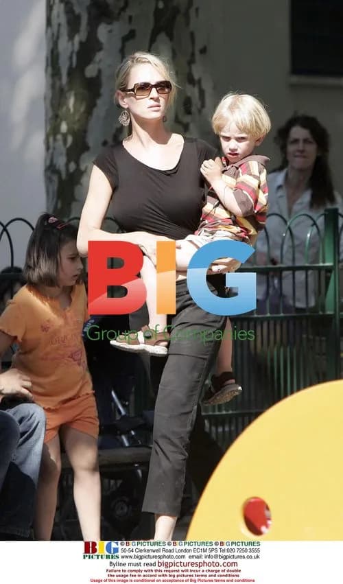 Uma Thurman Enjoys Afternoon in Paris