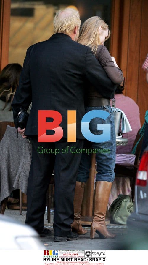 Anthony Worrell Thompson enjoys intimate drink with mystery lady