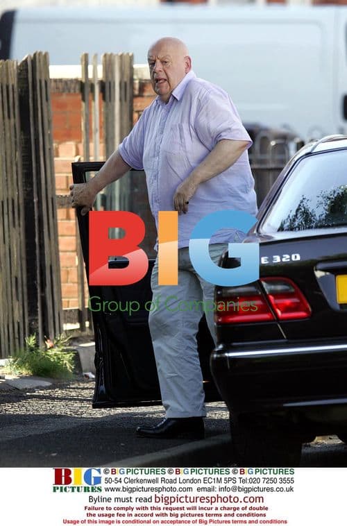 Coronation Street Cast on Location