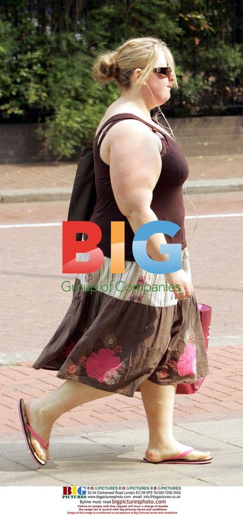 Michelle McManus shopping in London