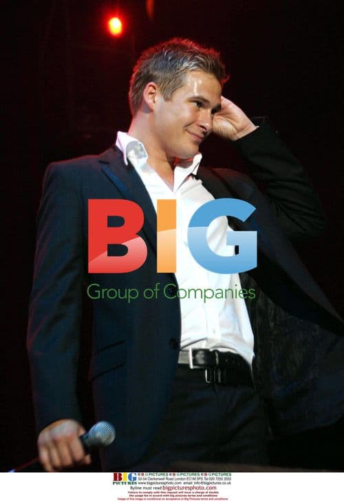 Singer LEE RYAN of BLUE on stage