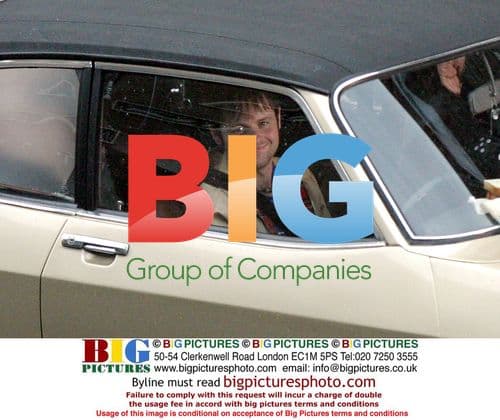 Ant and Dec Film 'Alien Autopsy'