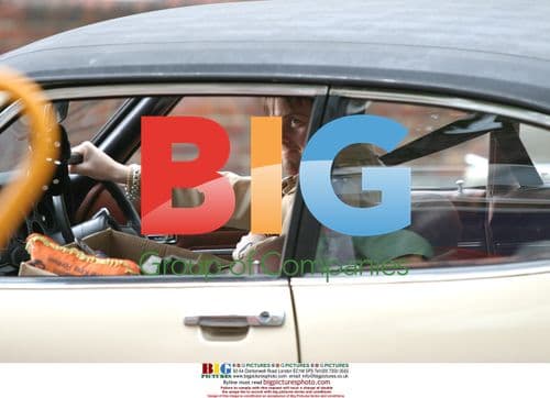 Ant & Dec Film 'Alien Autopsy'