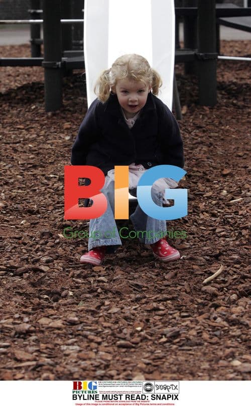 Jools Oliver Takes Daughters to Park in London