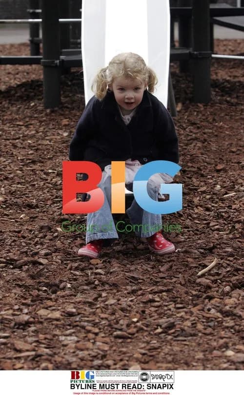Jools Oliver Takes Daughters to Park in London