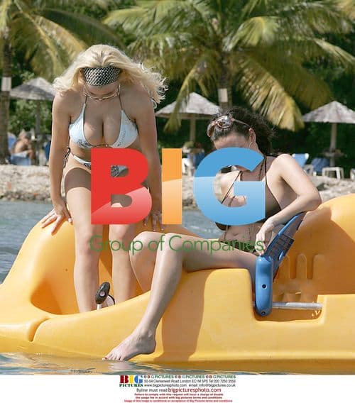 Caribbean Vacation Glamour Girls