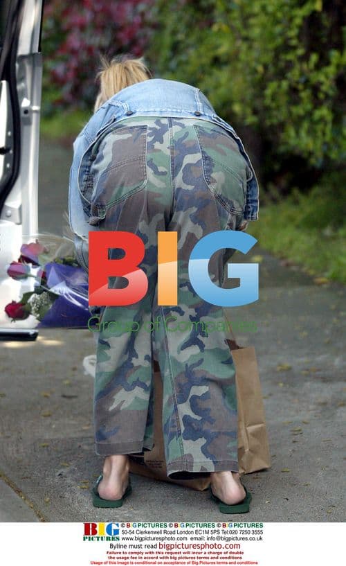 Heidi Klum and mother take baby for walk