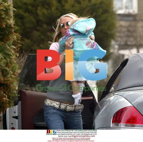 Alex Curran dropping off daughter
