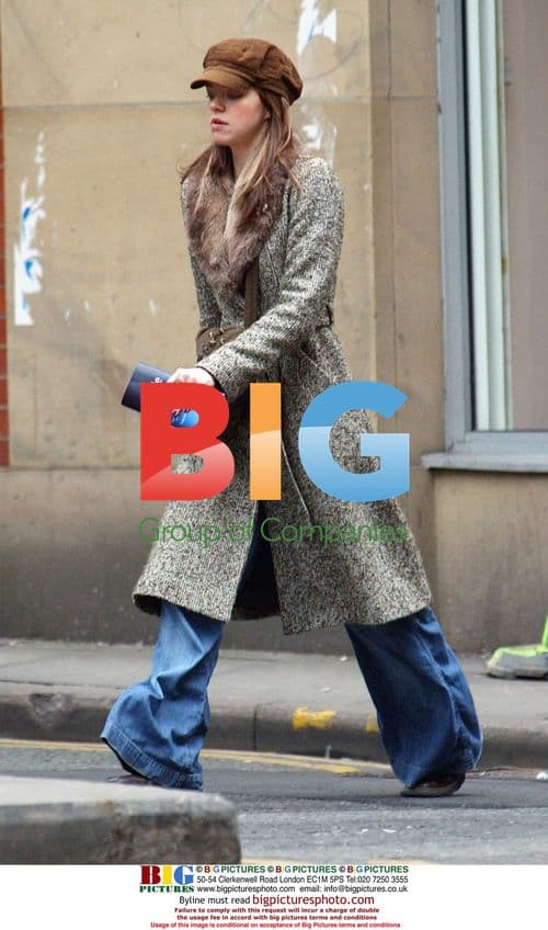 Ex-Coronation Street actress Clare Jackson shopping in Manchester