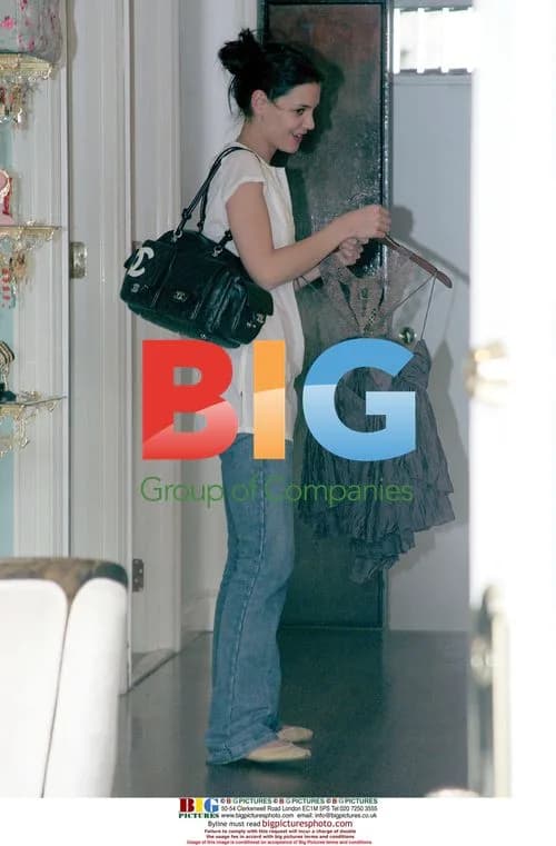 Katie Holmes Runs Errands in West Hollywood