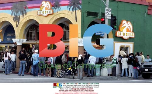 Britney Spears Visits Father's Restaurant