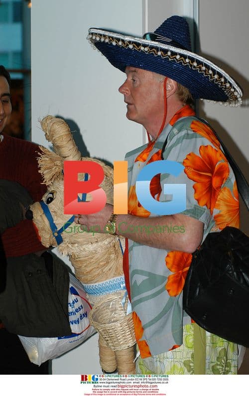 Coronation Street Cast on Set