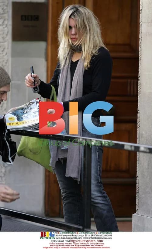 Billie Piper signing autograph after radio show