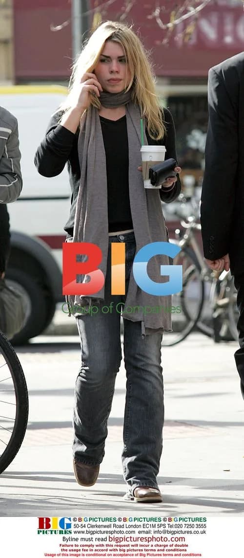 Billie Piper Grabbing Coffee in London