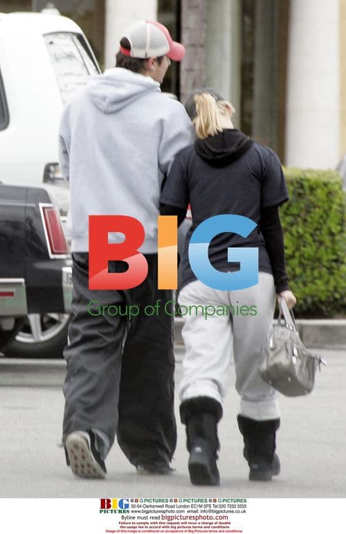 Jessica Simpson and Nick Lachey out for breakfast