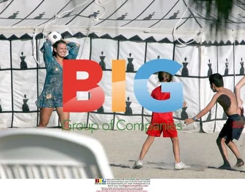 Coleen McLoughlin Relaxes on Vacation
