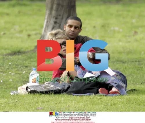 Billie Piper and Boyfriend in Primrose Hill