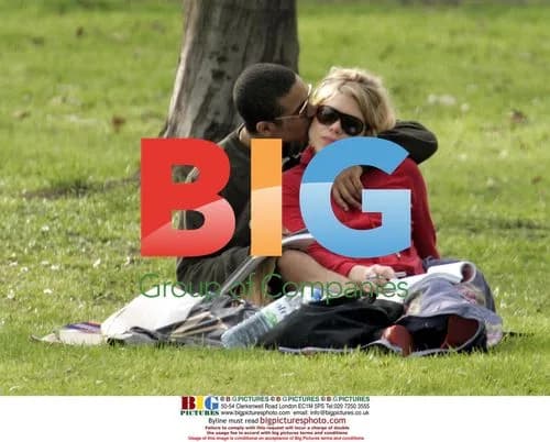 Billie Piper and Boyfriend in Primrose Hill
