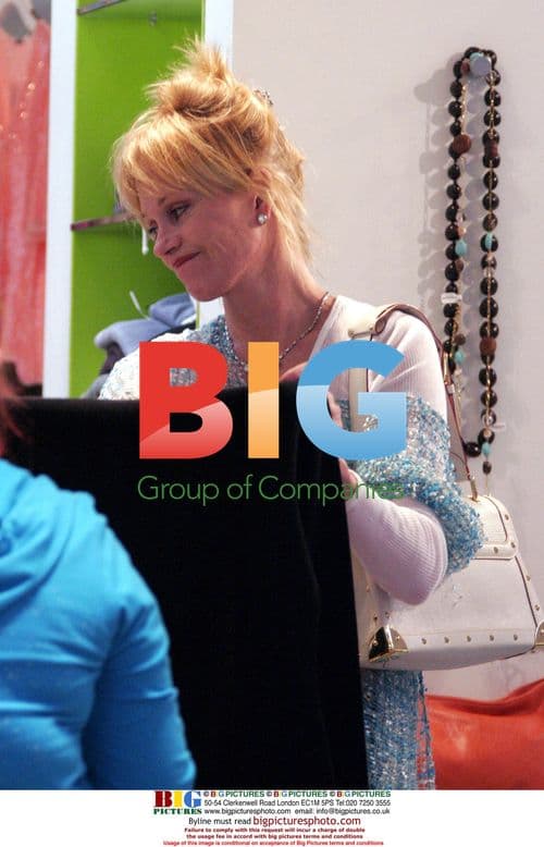 Melanie Griffith and Stella del Carmen Shopping